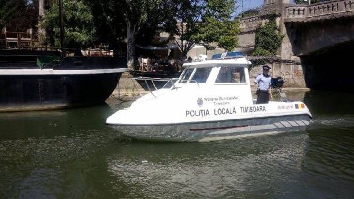 Poliția Locală patrulează cu șalupa, la Timișoara