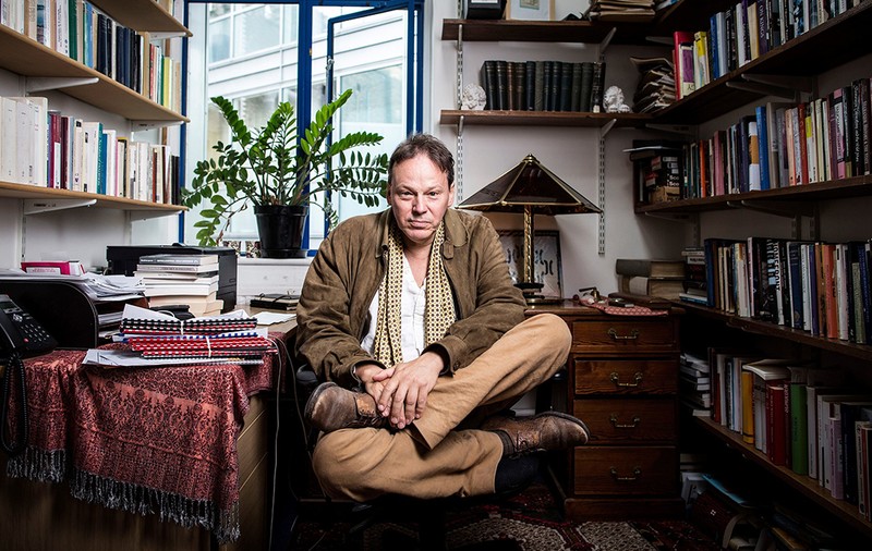 A murit David Graeber, gânditorul care a explicat cum muncitul aiurea, inutil, a ajuns esența societății noastre