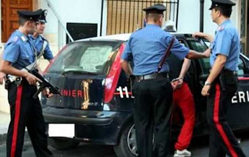 Cetățean chinez, arestat în Italia după ce a încercat să obțină drept de ședere pretinzând că este român. Cum a reacționat, când polițiștii l-au pus să vorbească românește și să precizeze capitala țării noastre