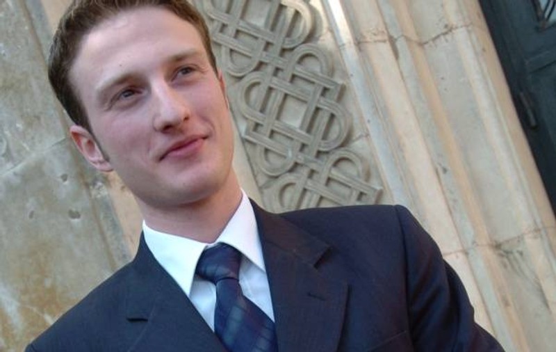 Andrei Tinu, deschis de medici din podul palmei până la axilă. Rana nu este cusută pentru a lăsa veninul să iasă 