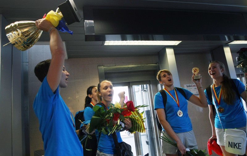 GALERIE FOTO / Campioanele mondiale au adus Cupa acasă  