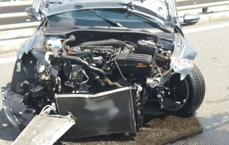 Un șofer a intrat cu 236 km/h în parapeții de pe A3 | VIDEO