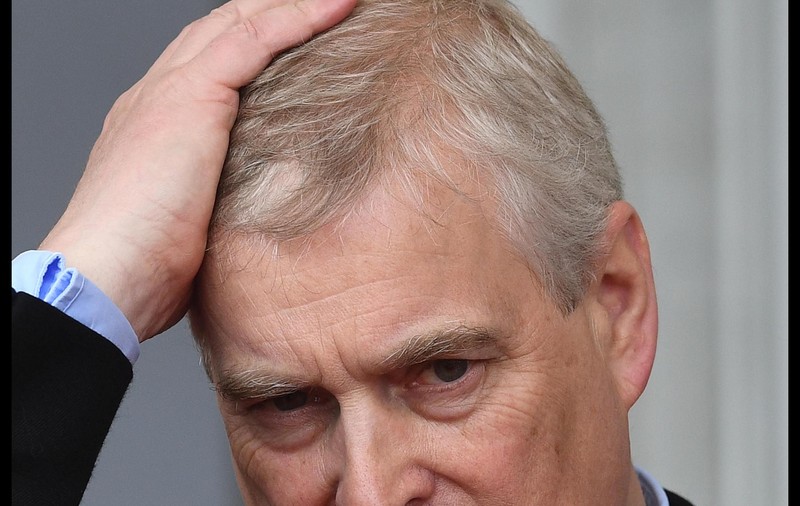 Prințul Andrew a fost lăsat fără titluri și evacuat din reședința de la Windsor: „L-a doborât cu adevărul și curajul ei extraordinar”