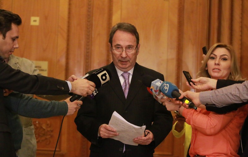 UPDATE. CCR amână dezbaterea privind modificarea Codului penal până pe 16 octombrie. Aviz pentru propunerea de revizuire a Constituţiei referitoare la familie