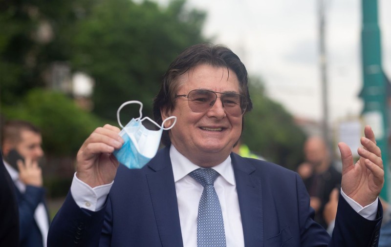 Primarul Timișoarei, Nicolae Robu, a avut venituri de aproape 100.000 de euro în 2019. A moștenit și 21 de terenuri cu soția