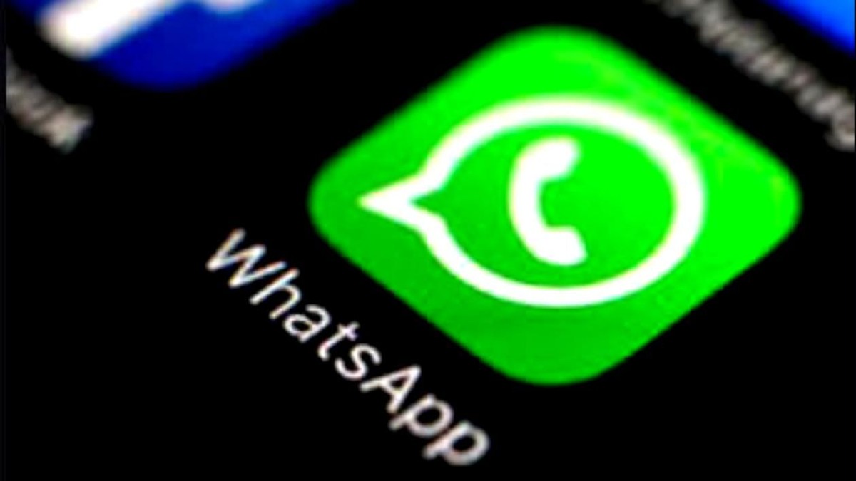 WhatsApp a trecut de două miliarde de utilizatori. Aplicația WhatsApp de pe un smartphone