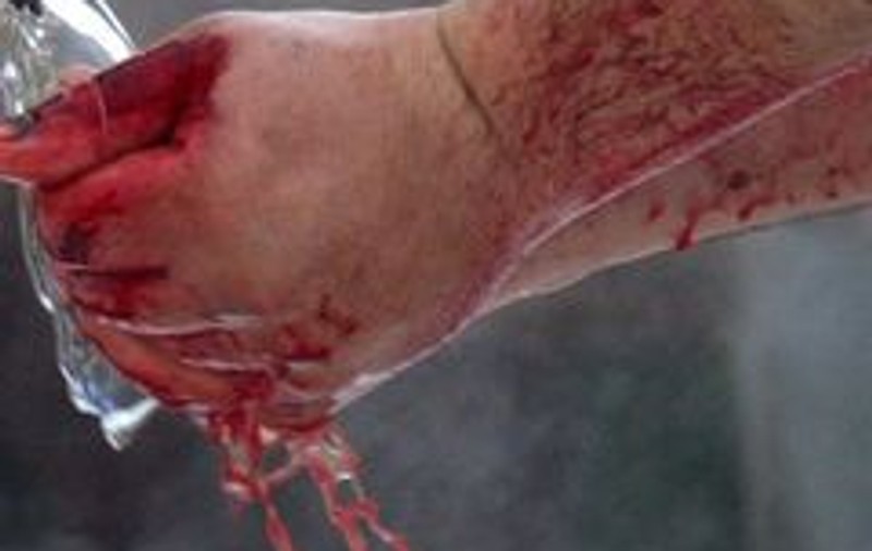 O româncă a agresat un paznic pentru a nu fi arestată, în Marea Britanie