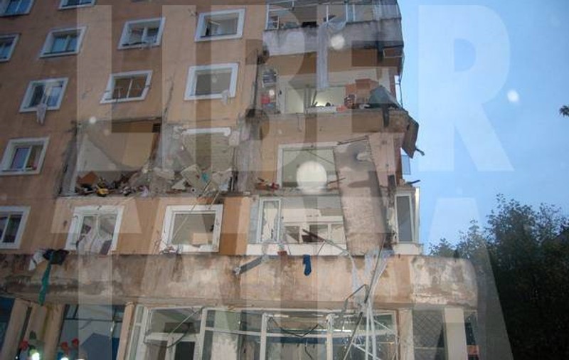 UPDATE | EXPLOZIE într-un bloc din Brăila. Două persoane au fost rănite | FOTO