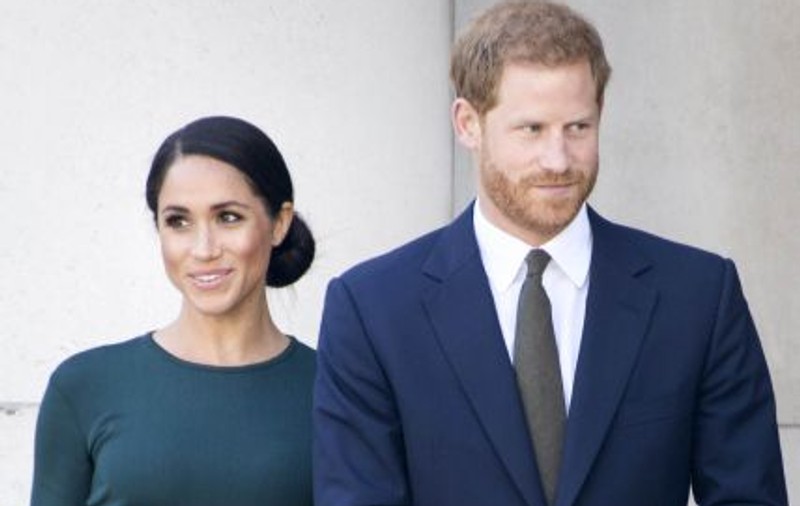 FOTO | Meghan Markle, primul turneu regal alături de prințul Harry. A purtat cinci ținute pe parcursul a 24 de ore