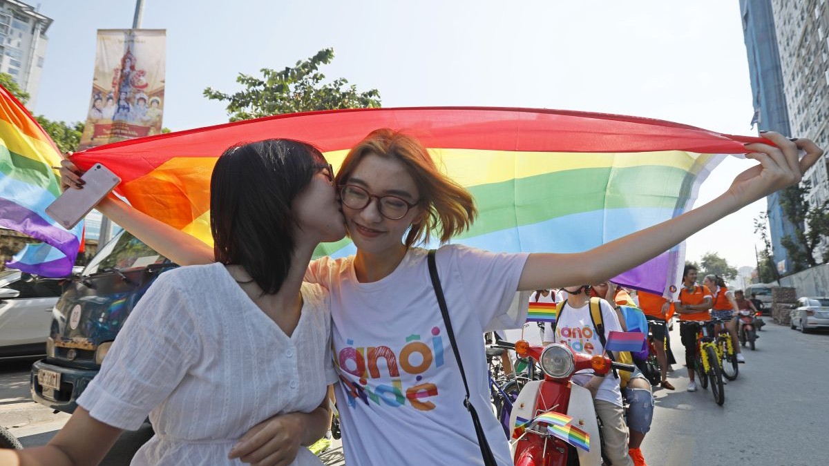 Cu fiecare an, oamenii devin mai toleranți. Imagini de la parada gay din Vietnam FOTO: EPA