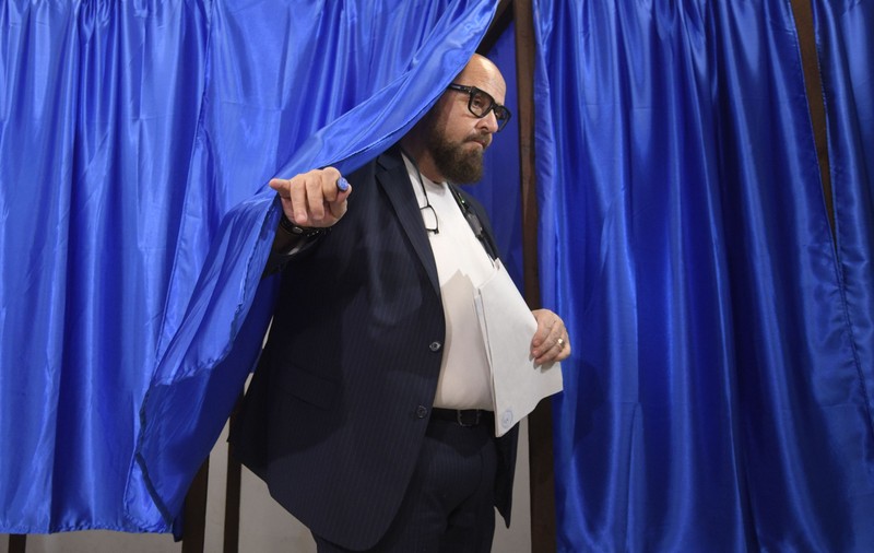 Cristian Popescu Piedone a votat în „Dumbrava Minunată” din Fălticeni: „Oriunde mă duc, mie îmi cade musca în ciorbă”