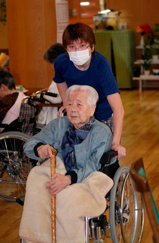 Controalele stricte puse în aplicare la centrele pentru persoanele în vârstă din Japonia (foto EPA)