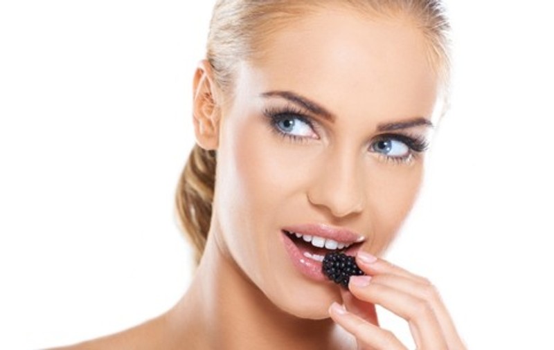 Dieta cu mure: Slăbeşti 3 kilograme în 7 zile cu fructe de pădure cu antioxidanţi