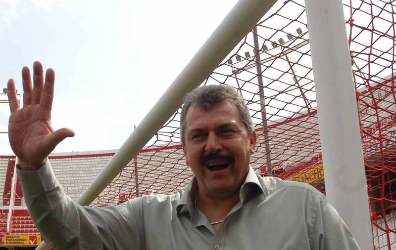 Duckadam atacă Armata: ”Să pună brandul Steaua pe tancuri”