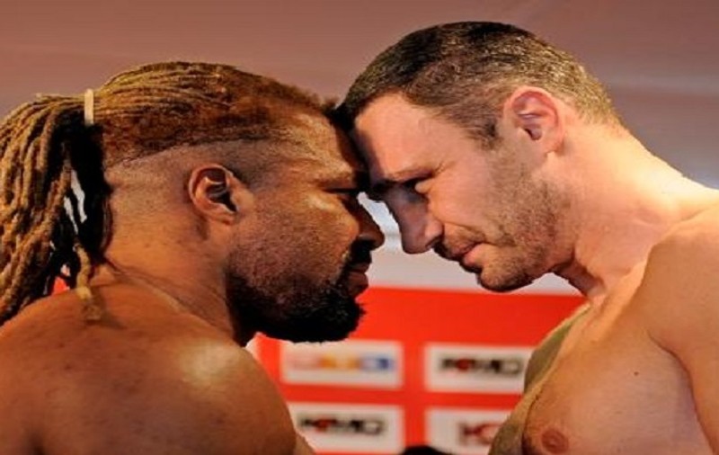 VIDEO RAR / A curs sânge la  Hollywood! ”Greii” Klitschko și Briggs, la un pas de o bătaie cruntă!