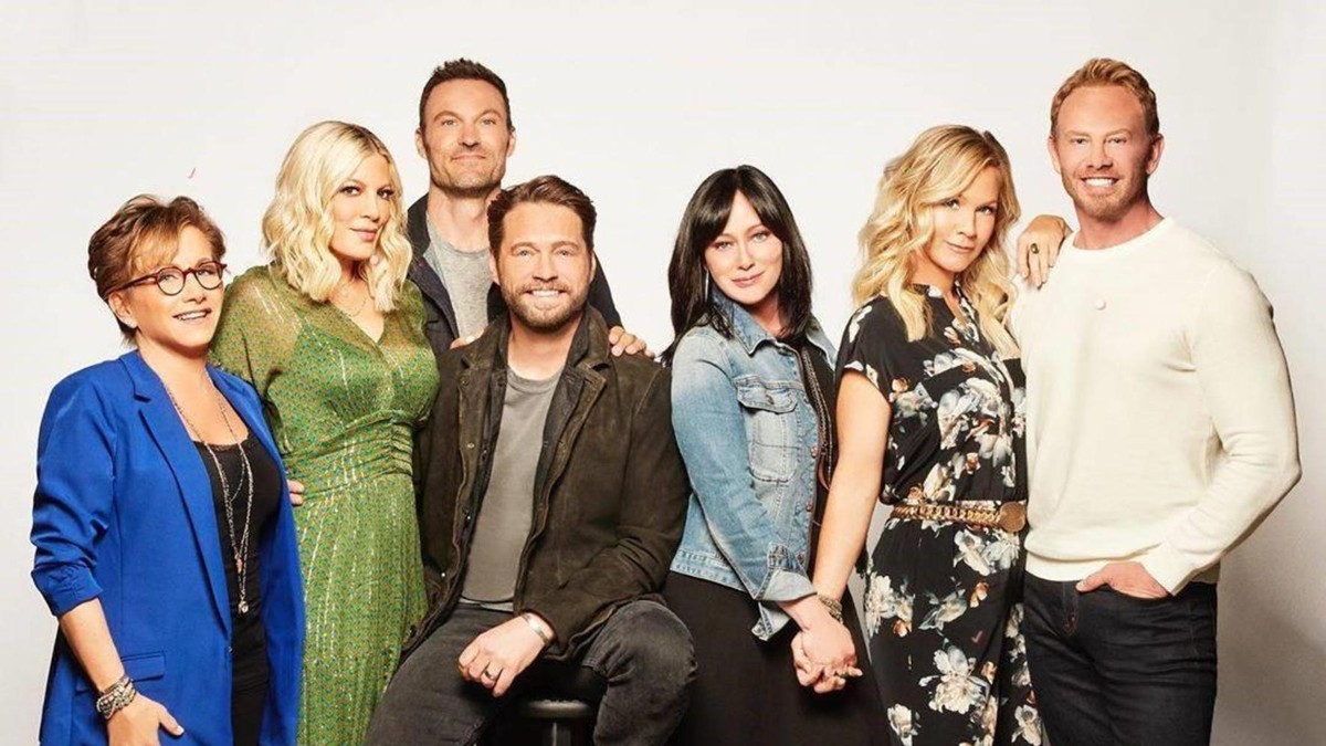 Serialul "Beverly Hills, 90210" revine pe micile ecrane