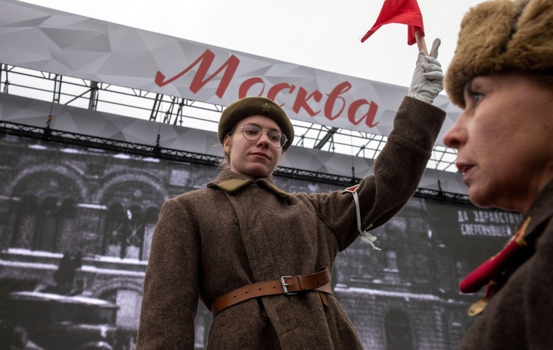 Armata rusă își completează trupele de pe frontul din Ucraina cu femei din închisori