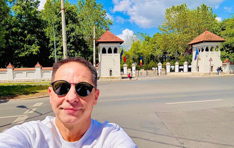 Reacția lui Dan Negru când a văzut ce preț uriaș au cireșele în piață: „Ciocolata Dubai e pentru săraci”