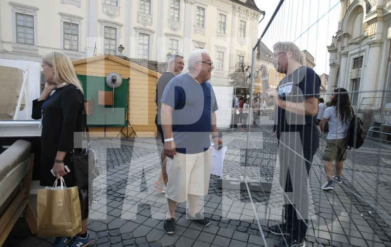 FOTO EXCLUSIV/ Motive de îngrijorare pentru Andra. Tatăl ei are probleme de sănătate