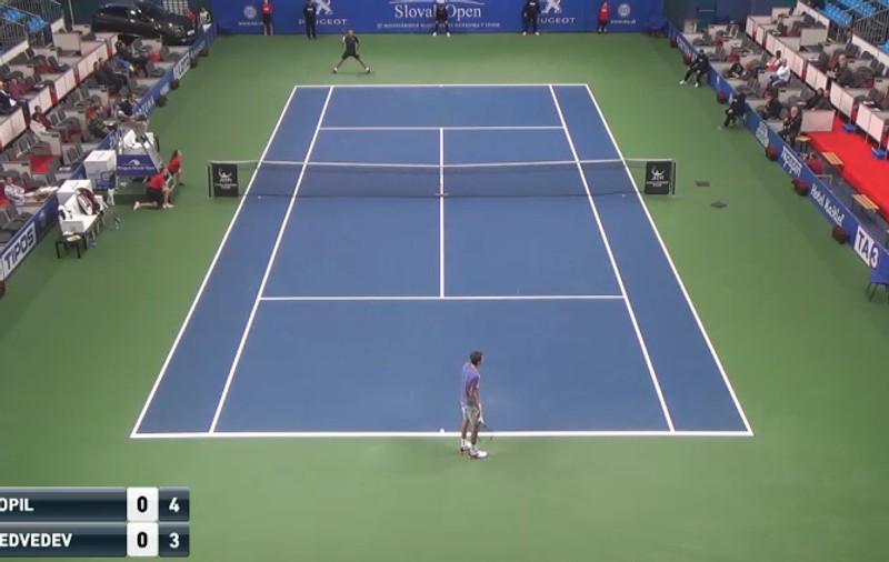 Tenis. Copil l-a bătut iarăși pe Medvedev și joacă finala challengerului de la Bratislava