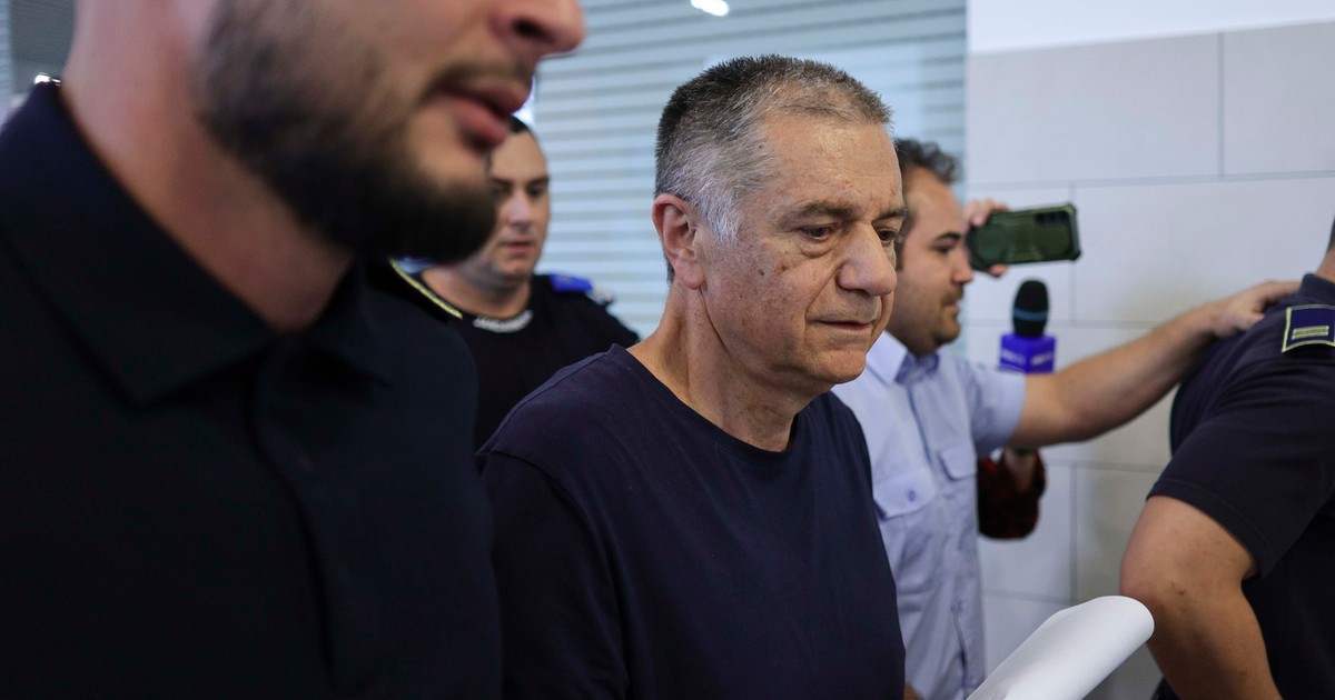 Ionuț Costea, cumnatul lui Mircea Geoană, prins în Turcia și adus cu avionul, în aeroport.