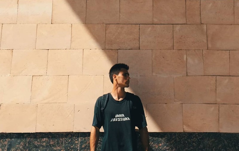 15 ani de închisoare pentru un artist din Crimeea care a condamnat războiul. "Mai bine închis, cu conștiința curată, decât un animal de fermă, tăcut, în libertate"