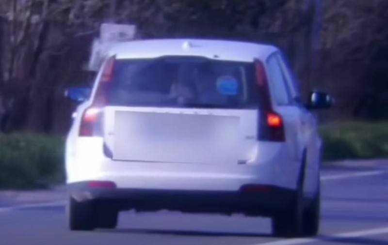 Șofer băut din Covasna, prins conducând cu viteză și cu copiii înghesuiți în portbagaj. Pedeapsa pe care a primit-o