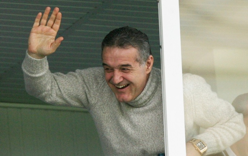 Copos i-a dat SMS de felicitare lui Becali: ”Machiavelli, nenorocitule, iar ai dat lovitura!”