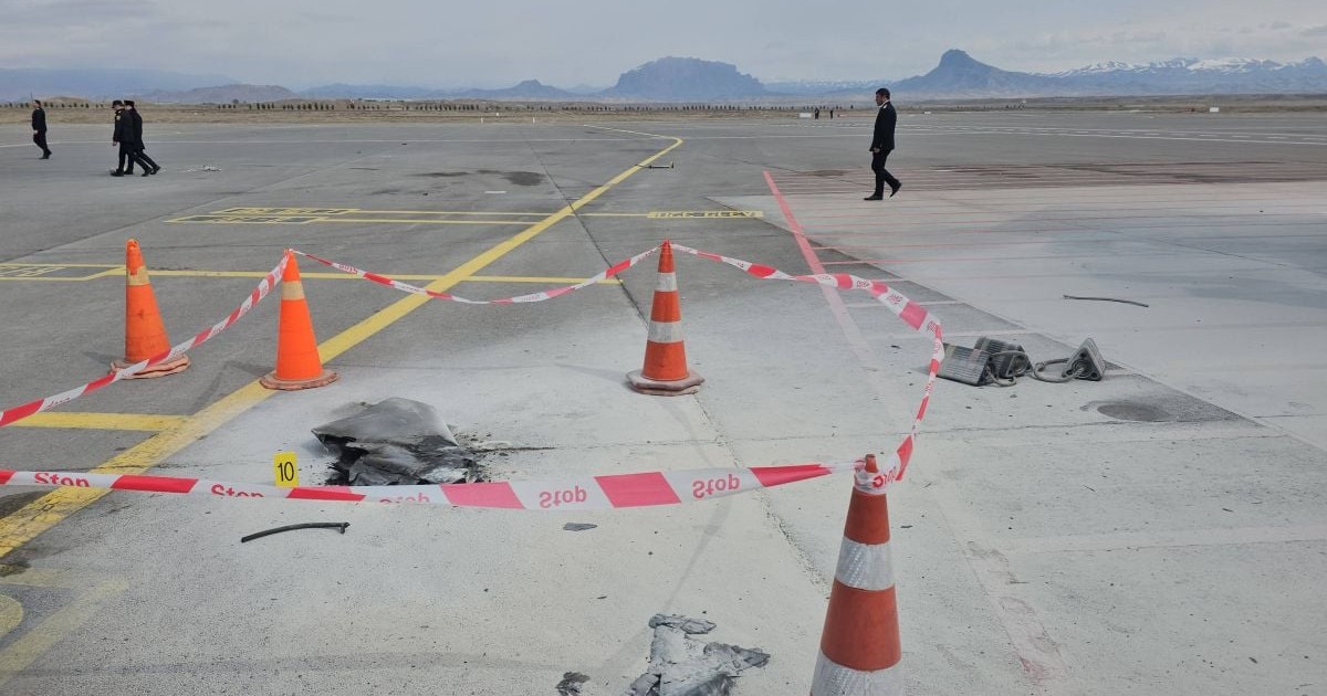 Resturi de dronă pe Aeroportul Internațional Nakhichivan din Azerbaijan, 5 martie 2026