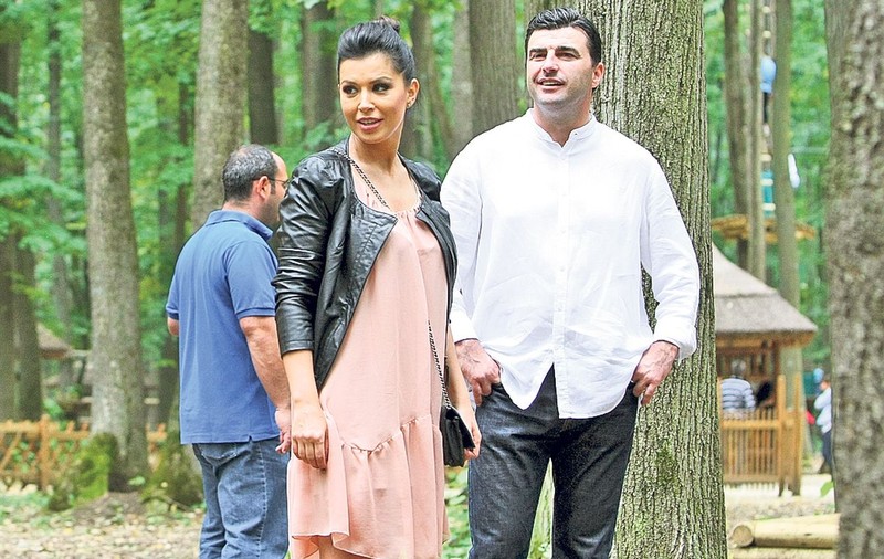 Simona Pătruleasa şi-a sărbătorit fetiţa în parc
