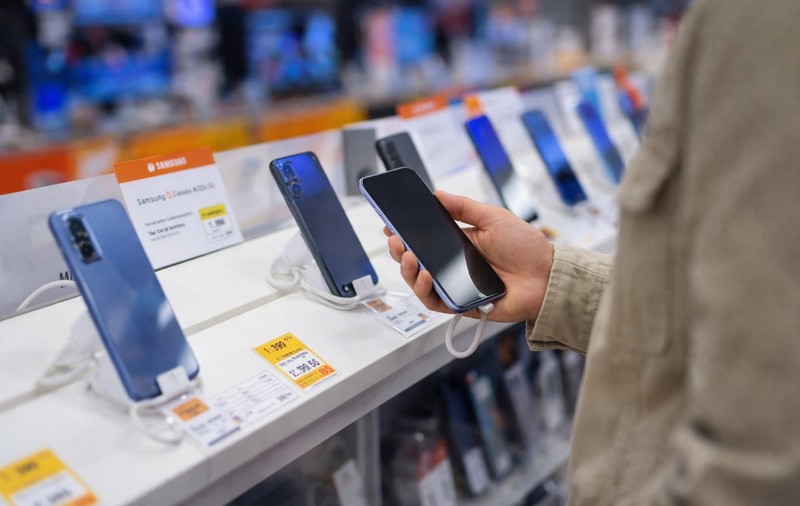 Top telefoane bune și accesibile în 2026: ce merită să cumperi fără să plătești prea mult