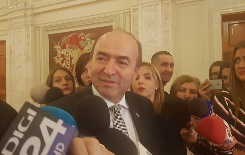 Ministrul Tudorel Toader, în biroul lui Liviu Dragnea, cu o zi înainte ca CCR să dea decizia privind completul de 5 judecători