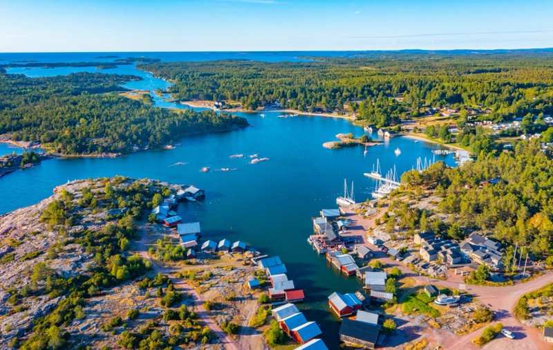 10 destinații secrete de pe coasta Europei unde scapi de aglomerație, dar ai peisaje de vis ca în Maldive