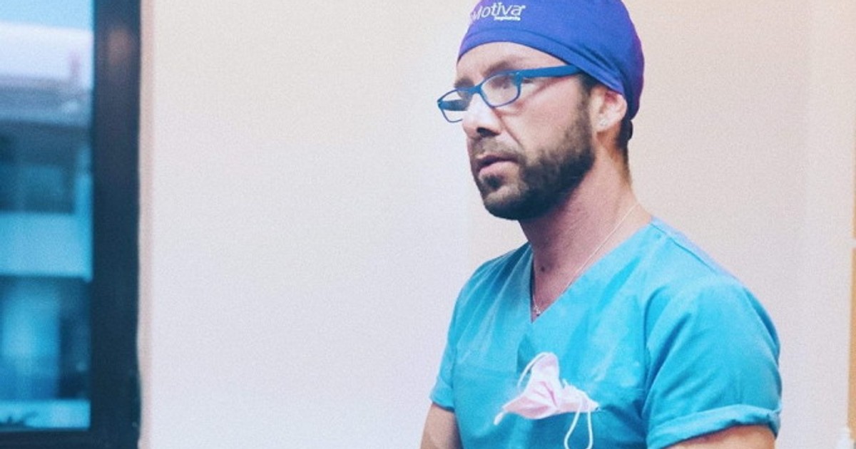 O femeie a depus o plângere împotriva falsului medic Matteo Politi