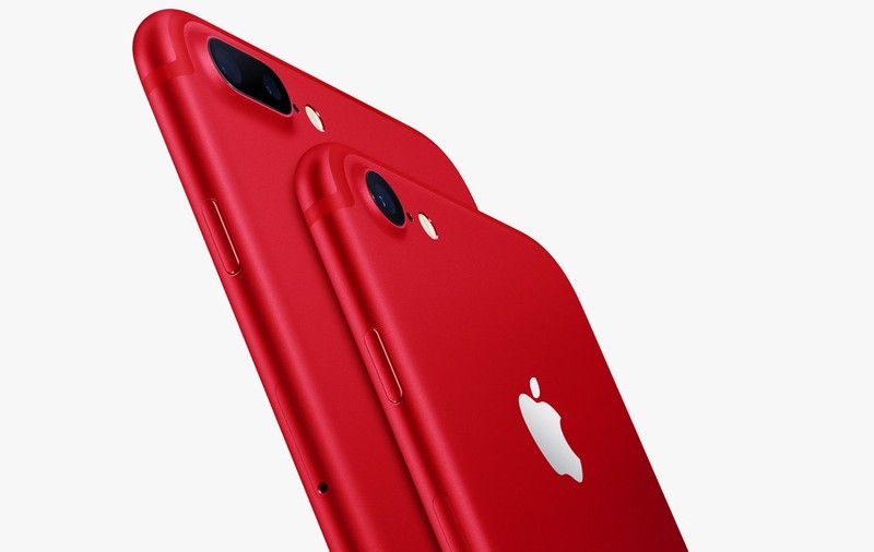 Premieră la Apple: iPhone 7 este disponibil și în culoarea roșie
