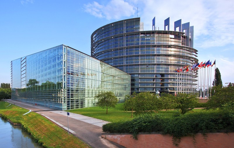 Comisiile din Parlamentul European au votat un raport pentru prelungirea PNRR-urilor cu 18 luni. Ce înseamnă asta pentru România