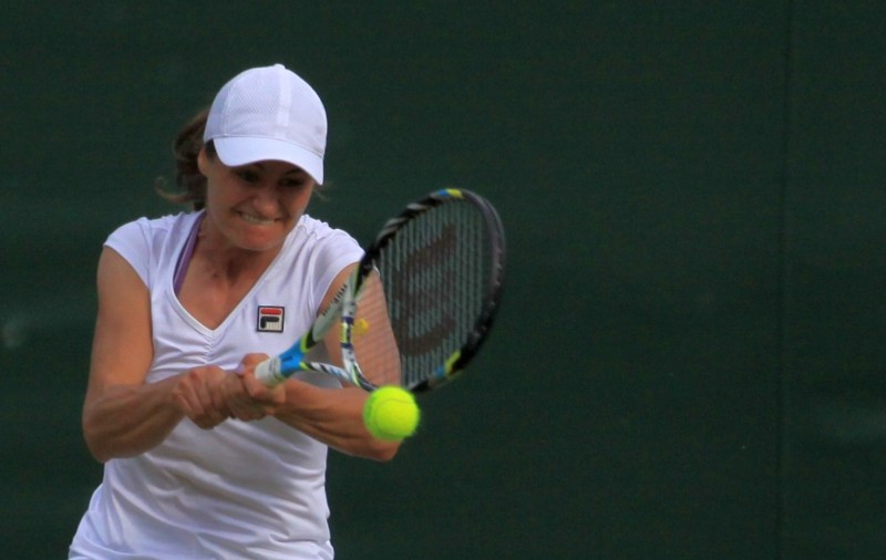 Monica Niculescu a răzbunat-o pe Halep: 6-3, 6-3 cu  Jana Cepelova și va da peste Kristina Pliskova. La dublu, Raluca Olaru, Simona Halep și Elena Bogdan au fost eliminate. Doar Irina Begu merge mai departe