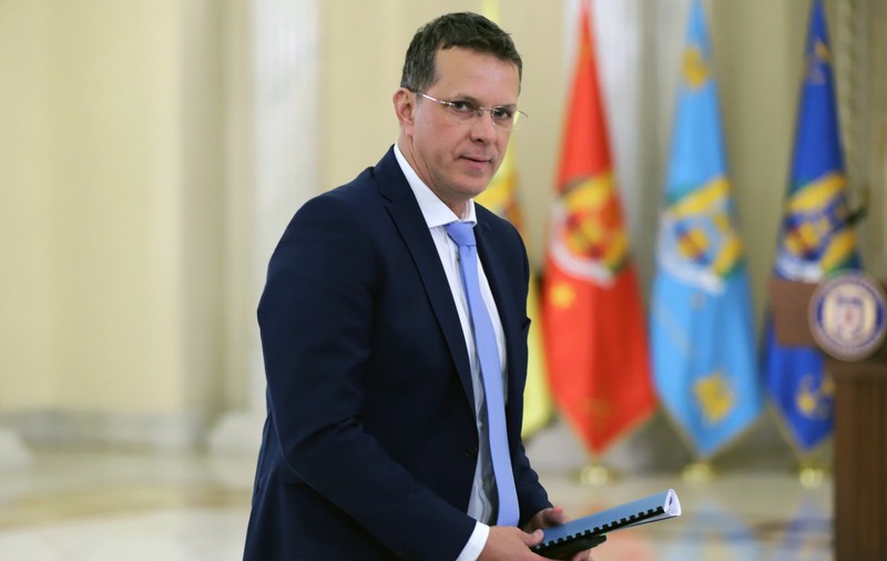 Ionuț Moșteanu și-a dat demisia din funcția de ministru al apărării, după dezvăluirile Libertatea