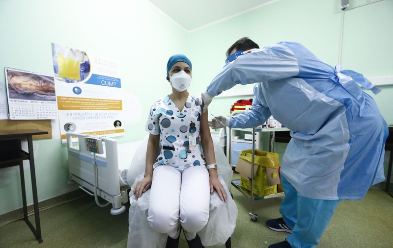 Aproape 26% dintre românii de peste 16 ani s-au vaccinat anti-COVID cu cel puțin o doză