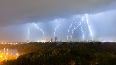 Harta ANM cu județele lovite de fenomene meteo extreme. 48 de ore de cod galben de furtuni și ploi torențiale