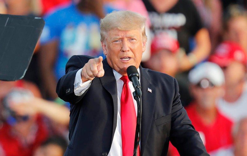 „SUA ar putea deveni o dictatură de dreapta”, avertizează un reputat politolog. Destrămarea democrației, atribuită lui Trump