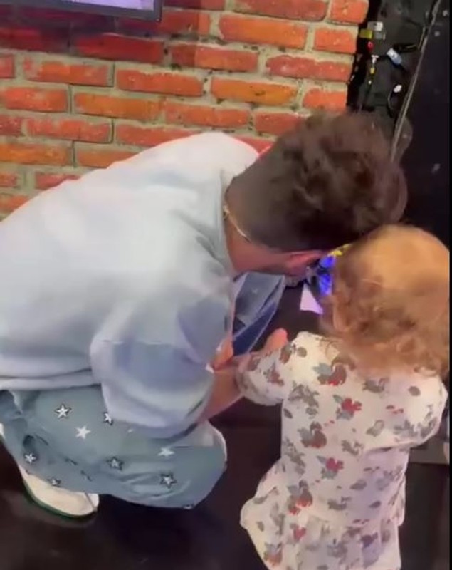 Smiley, în culise la „Românii au talent” cu fiica sa. Cum a reacționat Pavel Bartoș când a văzut-o pe Josephine: „M-a înlocuit”