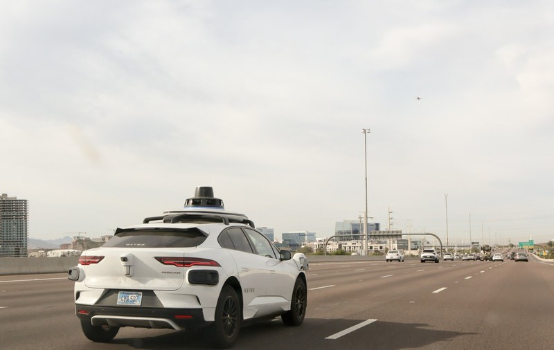 Pana de curent din San Francisco, semnal de alarmă pentru industria vehiculelor autonome