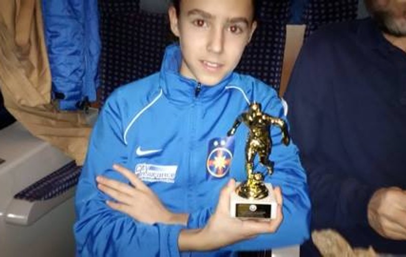 Fiul unui fost dinamovist este cel mai bun fotbalist al Stelei, la vârsta de 13 ani! ^”E un copil bun și cuminte, care învață bine și muncește mult”