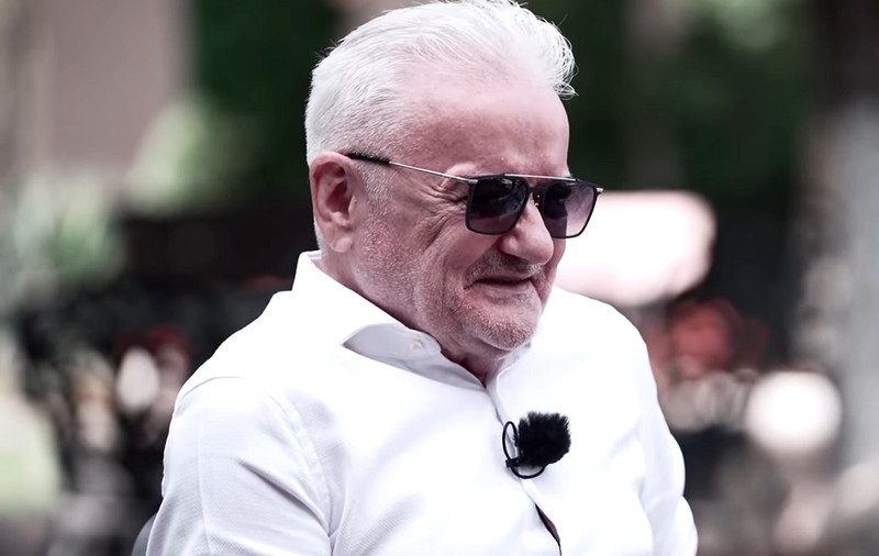 Irinel Columbeanu iese tot mai des din azil: „Din nou tânăr”. Durata șederii fostului milionar la cămin este incertă