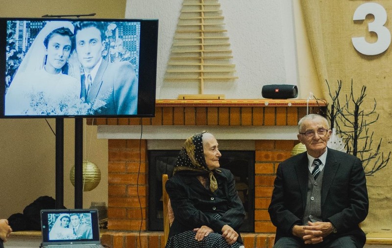 REPORTAJ. Maria și Ioan, secretul unei căsnicii de 73 de ani - o poveste de dragoste cu iz de sat și vremuri stricte. „Eu mă duceam la o moară unde se făcea făină și ea venea cu niște oi”