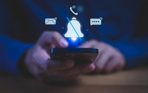 Ce spune despre tine obiceiul de a ține telefonul pe silențios, potrivit studiilor