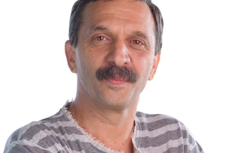 Radu Gabriel, în vacanţă la Paris cu familia!