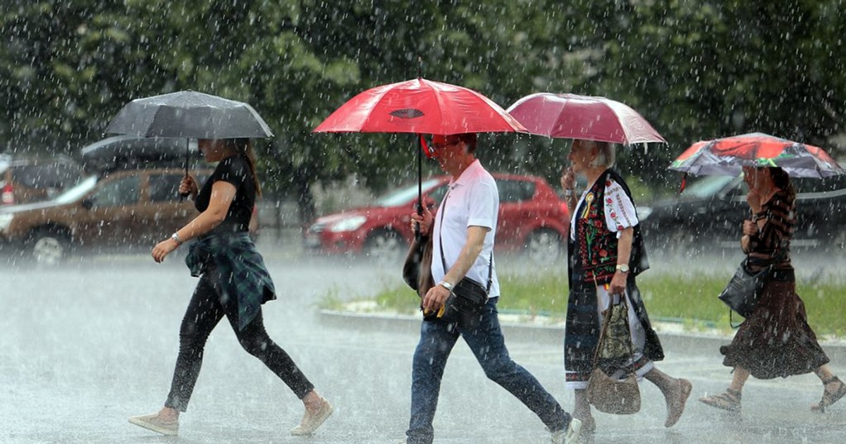 VIDEO România, sub amenințarea unui ciclon din Marea Neagră. Meteorologii anunță că pot fi tornade