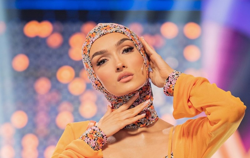 Viviana Sposub, criticată de Maurice Munteanu după ce a ezitat să spună numele designerului care a îmbrăcat-o. „Lui îi voi vira banii”